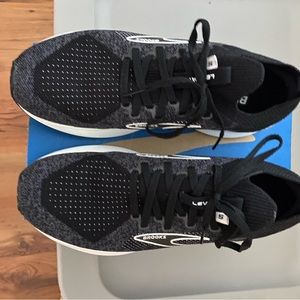 Brooks Women shoes 9.5